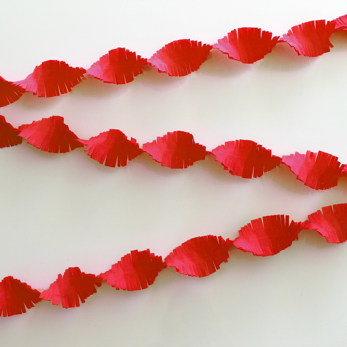 Flosset Rød Crepe Streamer 24 Meter